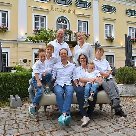 Hotel Schloss Lerchenhof-2